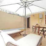 Monica's House Apartman *