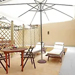 Monica's House Apartman *