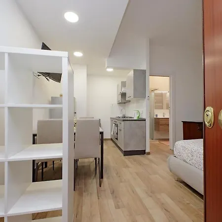 דירה Monica's House